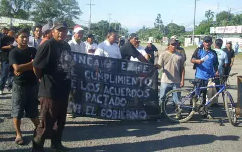 Se registran cierres de calles en Bocas del Toro