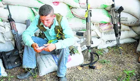 México corre riesgos al legalizar autodefensas 