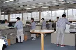 Conoce la nueva moda de trabajar de pie, para no morir sentado