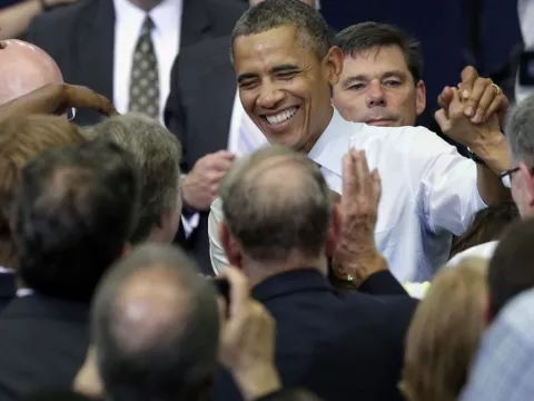Cuchillos de plata y libros en cajas de oro, regalos a Obama de otros países