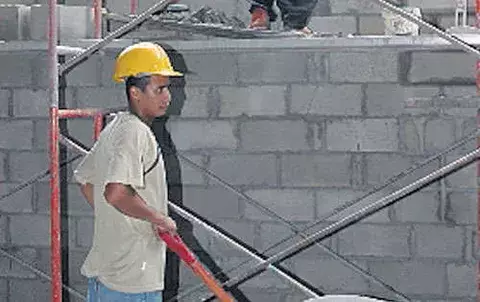 Falta  mano de obra en para cubrir sectores 