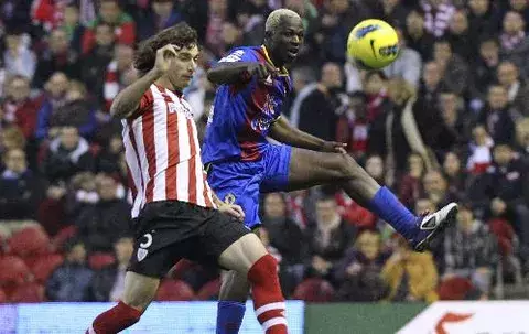 Los 'fernandos', Amorebieta y Llorente, meten al Athletic en zona europea