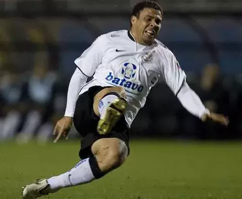 El Corinthians incluye a Romarinho en delegación que viajó a Argentina