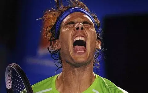Nadal consigue un sufrido billete para jugar las semifinales con Federer