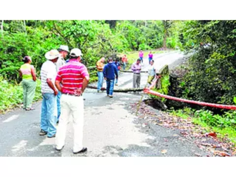  Sinaproc advierte que dos puentes están debilitados 