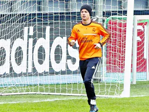Youri Djorkaeff le daría el Balón de Oro al portugués Cristiano Ronaldo 