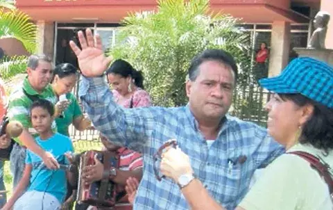 Docentes quieren todas las tierras para un proyecto 