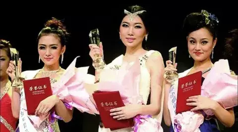 Repiten concurso de belleza por dudas sobre ganadoras