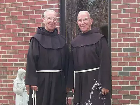 Gemelos mueren el mismo día a los 92 años