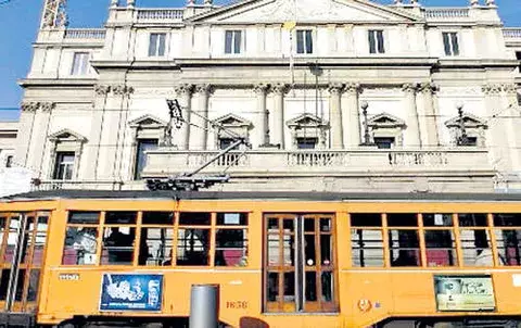  Bolsas  celebran pacto con fuertes alzas 