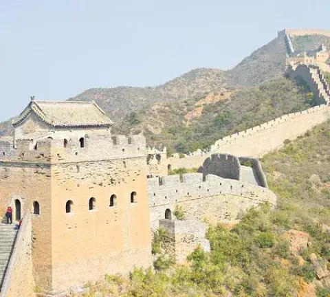 Turistas podrán sobrevolar la  Muralla China  