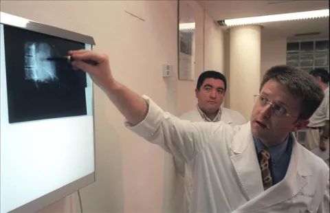 Identifican agente que hace incurable cáncer de pulmón