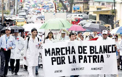 Convocatoria  ensancha  grieta entre los gremios médicos y  el Gobierno 