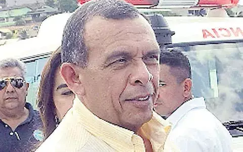 Lobo viaja a Estados Unidos 