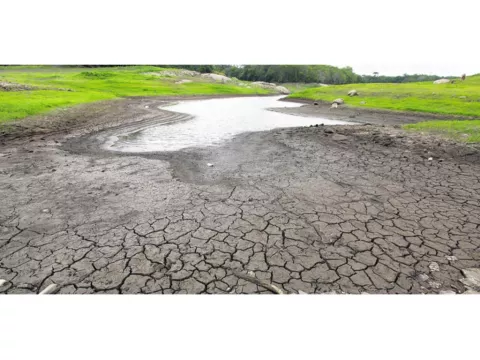 Sequía azota los lagos 