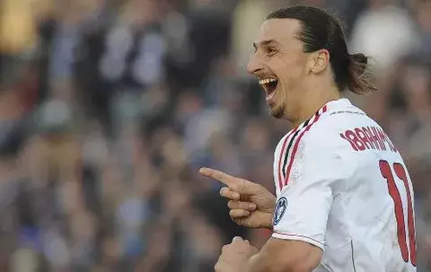 El Milán se impone al Novara y pisa los talones al Juventus