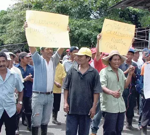 Obreros se sienten estafados y   deciden irse a huelga indefinida 