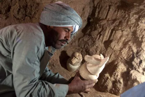 Hallan un cementerio de hace 3,000 años dentro de templo faraónico en Luxor