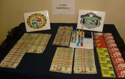 Decomisan sellos fiscales en Colón