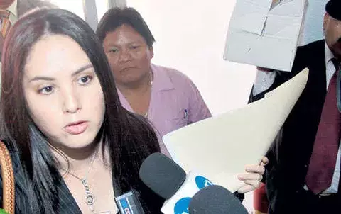  Abogada querella al  presidente ante la Asamblea Nacional 