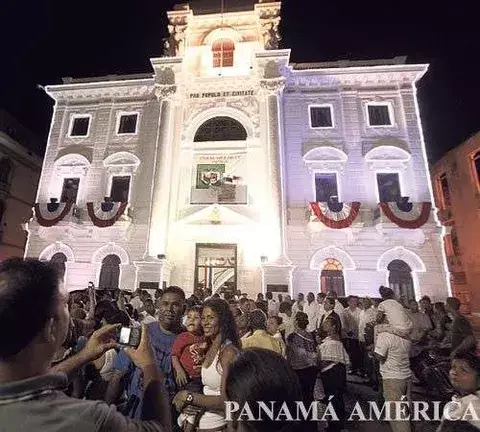 Un encendido que marca las fiestas patrias