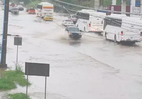 Acumulación de basura en Colón   provoca inundaciones  