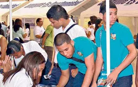 Jóvenes apuestan a su primer empleo 