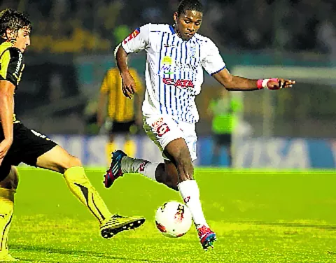 Cooper aportó en la victoria del Godoy Cruz en el fútbol argentino 