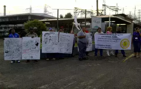 Trabajadores realizan protesta en Colón