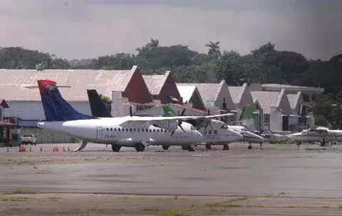 Afectados por las protestas indígenas serán trasladados vía aérea por el Gobierno