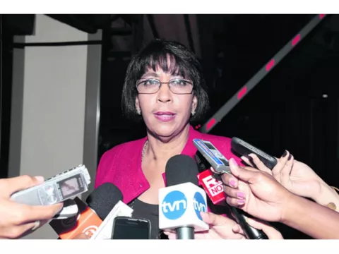 Los analistas coinciden en que  clase política se afecta  con estas acciones   