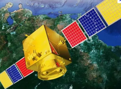 Exhiben las primeras imágenes del nuevo satélite Miranda