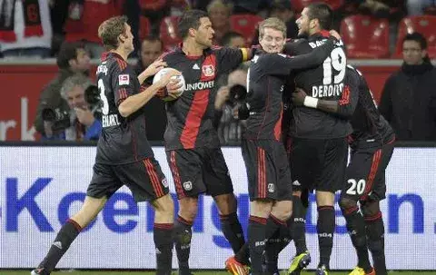 El Leverkusen logra apretada victoria ante el Maguncia y el Dortmund golea