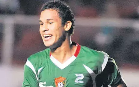 <br>   Los “lobos” se aferranal liderato del Clausura 