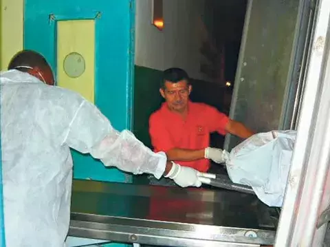 Morgues en los hospitales de Herrera continúan dañadas   