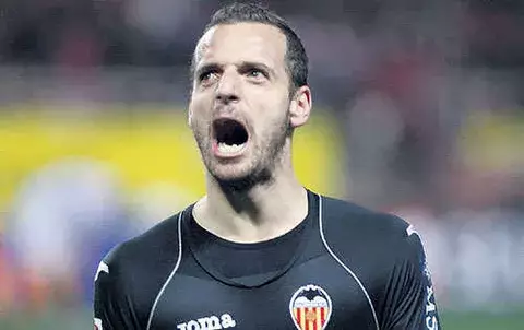 El Sevilla reacciona tarde y el Valencia clasifica a cuartos 