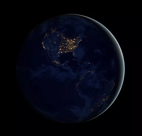 Revelan nuevas imágenes del 'planeta azul'