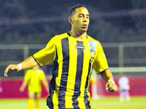 Ernesto Sinclair continÃºa solo en la cima de la tabla de goleadores 