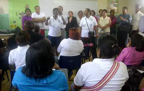 Educadores colonenses presentarán una querella penal ante MP