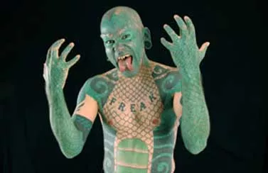 Se transformó en el hombre lagarto porque le gusta el aspecto de los reptiles