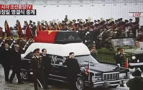 Kim Jong-il recibe su último adiós en las calles de Pyongyang 