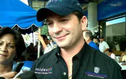 Ferrufino asegura que CD creó el programa 100 a los 70