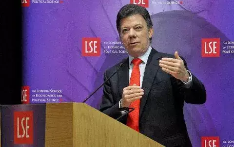 Oposición colombiana espera que Santos desista de la reelección en 2014 