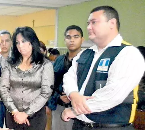 Defensora del Pueblo confirma abandono de centros médicos 