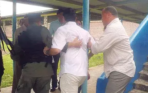Comerciantes en pie de guerra 