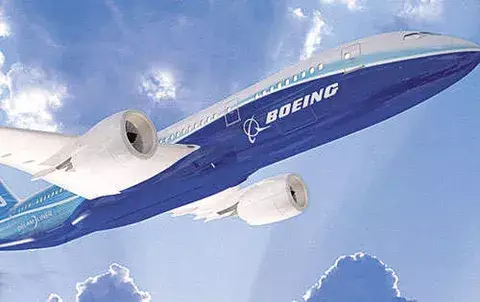 Tráfico aéreo crece 4.5% en agosto 2011  