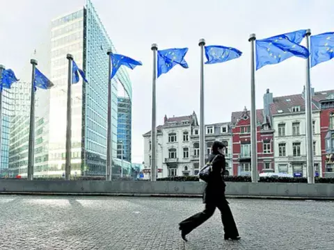 Comisión Europea inspecciona con prioridad un posible monoteolio 