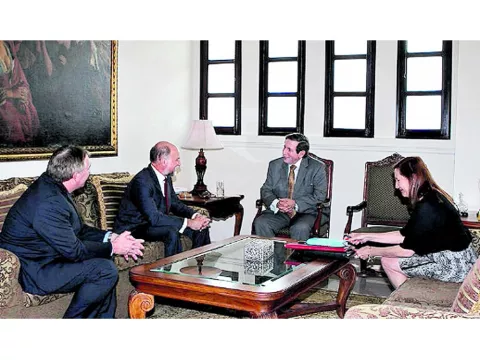 Canciller y embajador de los EE.UU. se reunieron 