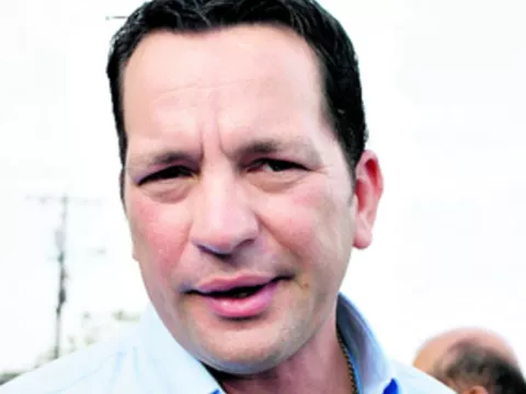 Ferrufino oficializa su candidatura a la alcaldía 