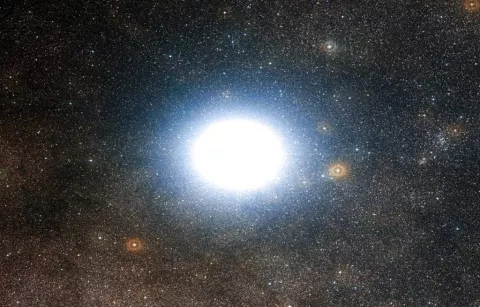 Descubren una estrella "infantil" capaz de generar su propio sistema solar